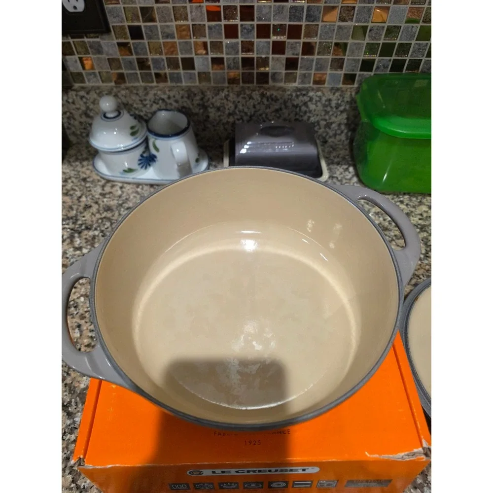 Le Creuset 2.75 Qt Round Dutch Oven Oyster Grey Enameled Cast Iron 22cm Cocotte